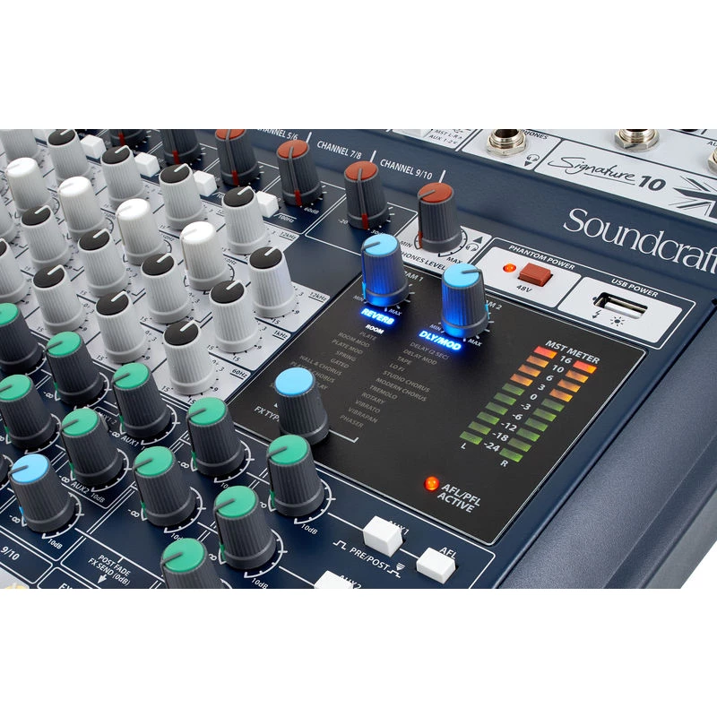 SOUNDCRAFT Signature 10