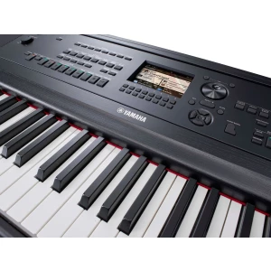 YAMAHA DGX-670 B